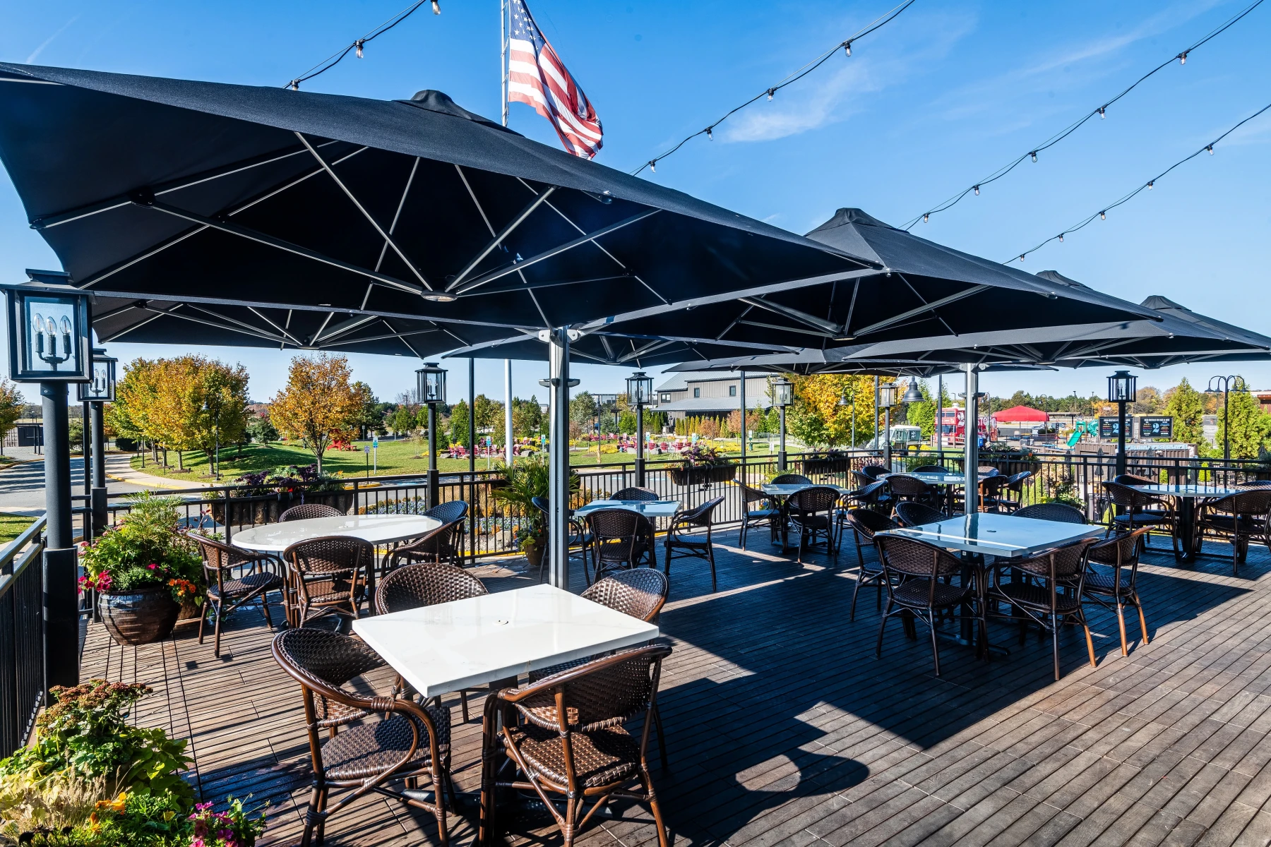 The Observation Deck will let your group escape to an elevated event experience with a full-scale bar and stunning skyline views. 
